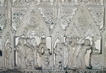 Sarcófago de Pedro I (1320-1367) com cenas da vida de São Bartolomeu, igreja do mosteiro de Alcobaça (Património Mundial da UNESCO)