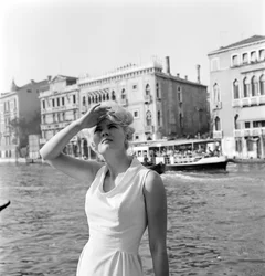 A ATRIZ CORINNE MARCHAND - VENEZA - 1963