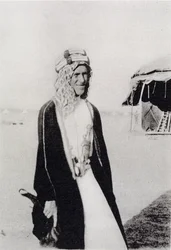 T. E. Lawrence em Vestido Árabe (foto a p/b)