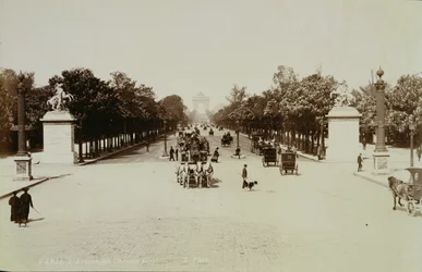 The Champs Elysees, Paris (foto sépia)