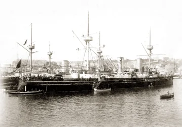 O torpedo italiano "Etna", cerca de 1885.