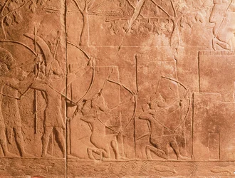 O Cerco de Alammu pelo exército de Sennacherib (704-681 AC) detalhe de um painel do Palácio Sudoeste de Nineveh, c.700 AC (gypsum) (ver também 85704)
