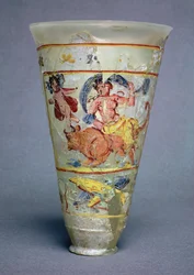 Vaso com decoração pintada representando a Europa e o Touro, Romano (vidro) (ver também 98005)