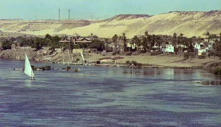 View On The Nile With Faluka Boat Egypt, c.1979 (foto)