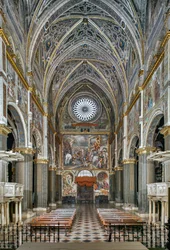 Vista da nave e da contrafachada com a "Crucificação" de Pordenone