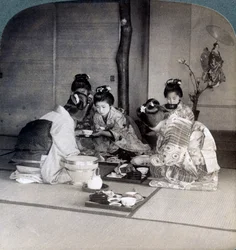 Gueixas no jantar, Tóquio, Japão, 1904