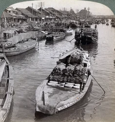 Olhando para o oeste da ponte Nihon Bashi, em direção ao centro de Tóquio, Japão, 1904