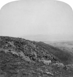 Inclinação sul de Spion Kop, África do Sul, Guerra dos Bôeres, 1901.