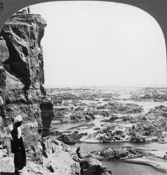 A segunda catarata do Nilo, vista do sudoeste, Egito, 1905.