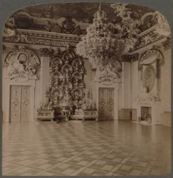 Sala do Trono, Palácio Real, Berlim, aparador com pratos carregados e decorações régias, Alemanha, 1903