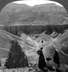 Vale das tumbas dos reis em Tebas, Egito, 1905.