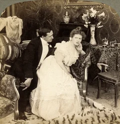 Quando um homem se aproxima demais, vai longe demais.