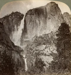 Ponto de Yosemite e Yosemite Falls pelo vento, vale de Yosemite, Califórnia, EUA, 1902