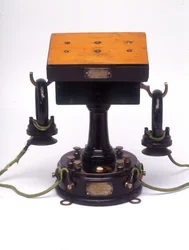 Telefone da Ader (ou electrofone Ader-Gower): 1878 Collection France Telecom
