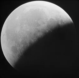 Lâmina de vidro astronómica do eclipse lunar da Lua (1910)