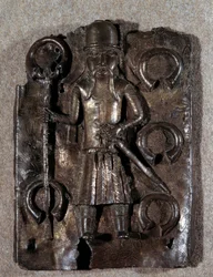 Artes Decorativas: placa de soutien esculpida por um guerreiro português. Século XVI Enlatado em Viena