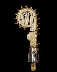 Estoque eveque em cobre, metal dourado e marfim representando a Virgem entre dois anjos. 1300 ao redor de Paris, museu nacional da Idade Média, banhos térmicos de Cluny