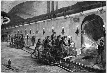 Excursão nos esgotos de Paris em 1872.