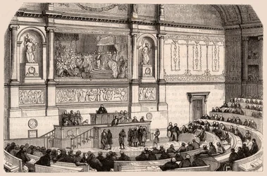 Vista interior da Assembleia Nacional durante uma sessão da Câmara dos Deputados, Paris, França