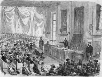 Abertura de cursos para jovens raparigas na Sorbonne em 1867. Gravura a partir do desenho do Sr. Lix