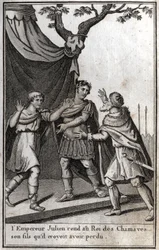 O Imperador Romano Juliano (Flávio Cláudio Juliano, Juliano o Apóstata, Juliano o Filósofo, Juliano II) (332-363) devolve ao rei do povo germânico dos Chamaves o seu filho que ele pensava ter perdido. Século IV. Gravura em "Beaute de l