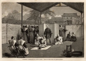 Harakiri: condenação de um nobre ao suicídio ritual; condenado, ajoelhado sobre a esteira branca, usará a faca para abrir o ventre, e depois o samurai atrás dele decapita-o com uma espada. Gravura a ilustrar uma viagem ao Japão, 1863-1864