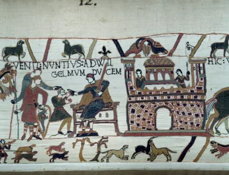 Os mensageiros do Rei da Normandia Guilherme o Conquistador (1027-1087) informaram-no que Haroldo, que veio da Inglaterra em nome do Rei Eduardo, o Confessor da Inglaterra, foi feito prisioneiro pelo Conde Guy de Ponthieu Detalhe da Tapeçaria de Bayeux ou 