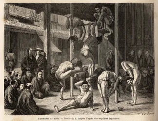 A trupe dos Saltimbancos os ginastas de Tokio, actuam sob um vasto barracão ou são descartados de tapetes de bambu, todos eles são experientes com estes exercícios físicos mas também com a prática de comédia. Gravura para ilustrar a viagem ao Japão