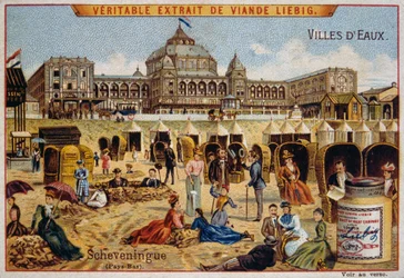Turistas numa praia em Scheveningen, Holanda