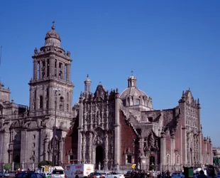 Arte barroca: vista da Catedral Metropolitana da Cidade do México. México do século XVIII.