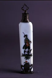 Frasco para perfumes de cerâmica do século XVIII.