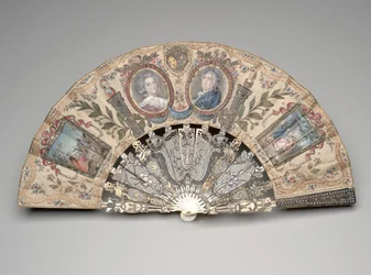 Ventilador dobrável com medalhões de retrato de Maria Antonieta e Luís XVI, depois de 1786 (guache e aguarela sobre folha dupla de seda, latão, prata, fio metálico, marfim, douradura, folha de prata e pedras preciosas em pasta)