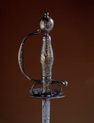 Ouro e Armory Guard do século XVIII em prata parcialmente dourada. Paris, Artes Decorativas