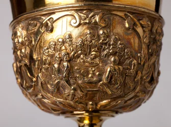 Metalomecânica. Cálice. Presente do cânone A. Le Vaillant de la Bassarderie, decano da catedral capítulo 1726 a 1758. Século XVIII. Detalhe.