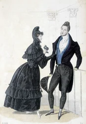 Placa ilustrando a moda masculina e feminina dos anos 1830. A mulher usa um vestido com capuz e segura uma máscara de baile de finalistas nas mãos.