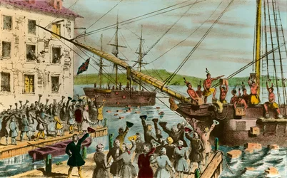 Representação da Boston Tea Party: durante a Guerra da Independência dos Estados Unidos: revolta de colonos americanos de origem britânica contra os impostos impostos pelo Parlamento inglês sobre o chá e outros géneros alimentares. Disfarçaram-se de