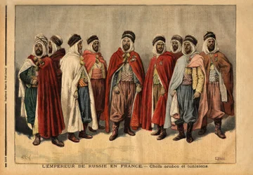 Os chefes árabes e tunisinos encarregados da guarda de honra do czar Nicolau II durante a sua visita a França. (Si Hamza, chefe dos Uleds Sidi xeques; Si Mohammed ben Gana, agha dos Zibans; Si Ferhat Mouly, caide dos Beni Maaida; Si Lakdan, agha dos