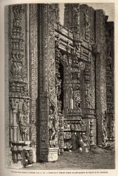 O pórtico esculpido de um templo em Tripetty (ou Tirupati, em Andhra Pradesh), um importante lugar de peregrinação hindu. Gravura para ilustrar a viagem às províncias meridionais da Índia, de Alfred Grandidier, em 1862-1864, publicada em "le tour du mo