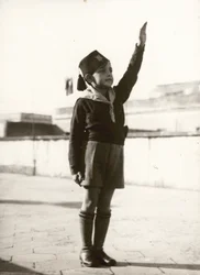Fascismo, mesa pequena