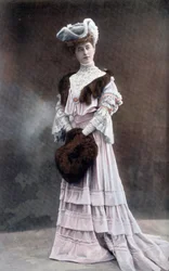 A comediante francesa Gabrielle Dorziat (1880-1979), foto de Reutlinger do jornal francês "Le Theatre", setembro de 1905