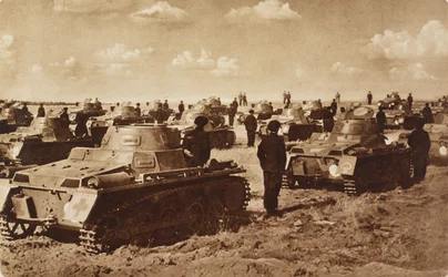 Tanques alemães, Doberitz, perto de Berlim, Alemanha, fotografia do Illustrated London News, 27 de julho