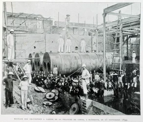 Instalação de caldeiras a vapor de algodão Haiphong fiado em 25/9/1899 - em "Le Tonkin en 1900" de Robert Dubois.