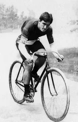 Retrato de Edmond Jacquelin (1875-1928), ciclista francês apelidado de "Piou-Piou (Piou Piou)".