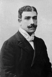 Retrato de Lucien Germain Guitry (1860-1925), ator francês.