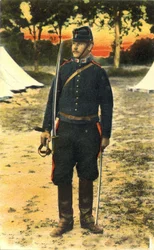 Retrato de um artilheiro em serviço durante a Primeira Guerra Mundial (1914-1918).