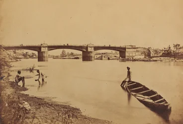 A Ponte de Ferro, Lucknow