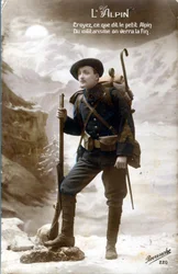 Postal da I Guerra Mundial, caçador alpino. "Acreditem no que diz o pequeno alpino, o militarismo verá o fim." (foto)
