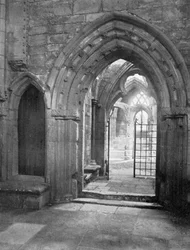 Alpendre da casa capitular, Catedral de Elgin, Escócia, 1924-1926