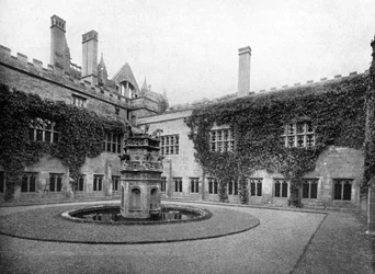 Os claustros, Newstead Abbey, Nottinghamshire, 1924-1926