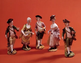 Pequenas figuras representando personagens (caçador, menagere, senhora da alta sociedade...) Estatuetas de porcelana da escola veneziana do século XVIII. Paris, Artes Decorativas